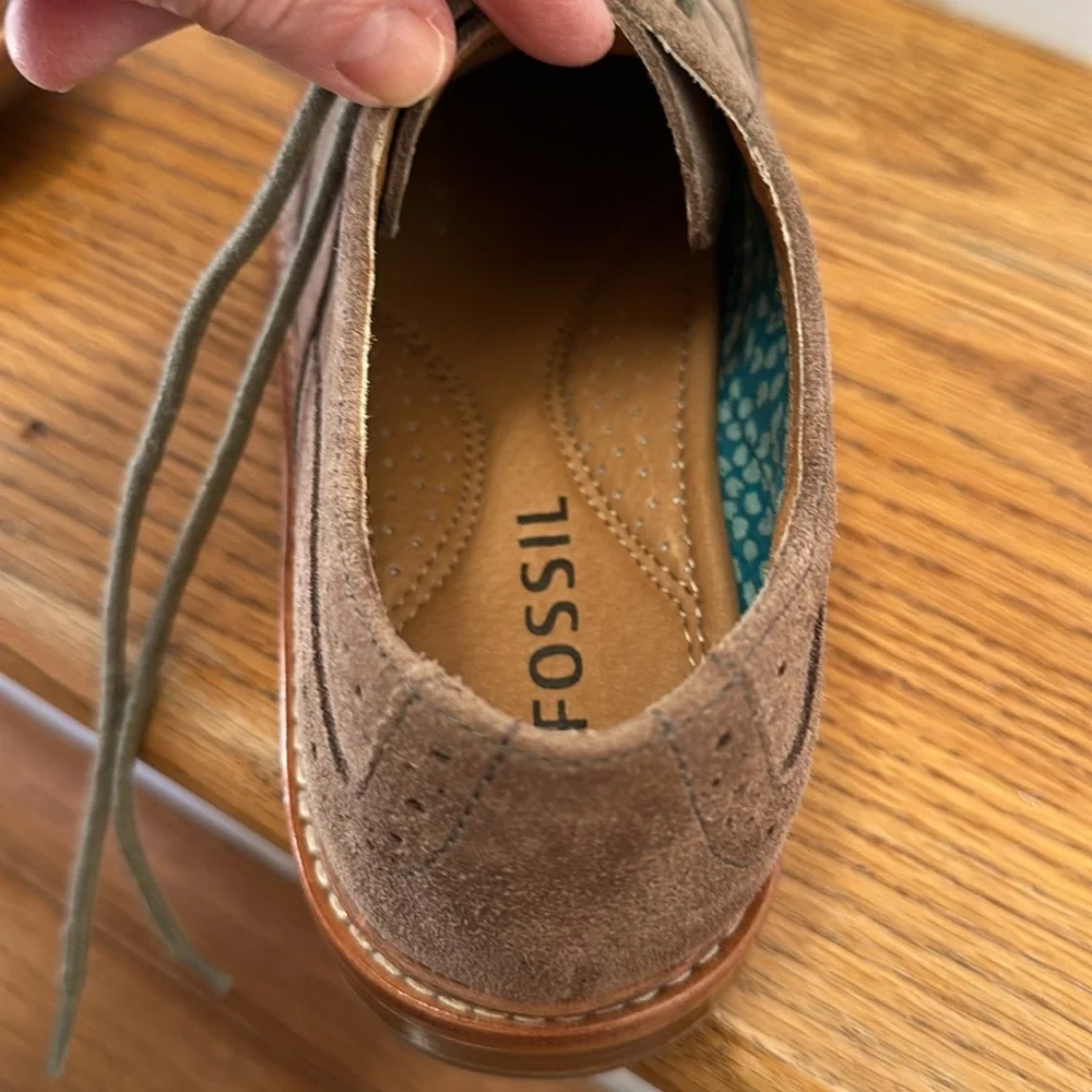 Fossil size 8 1/2 taupe suede oxford wingtip - Picture 2 of 5